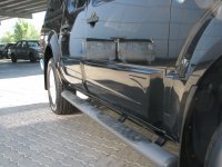 Накладки на двери листва Nissan Navara Накладки на двери листва Nissan Navara