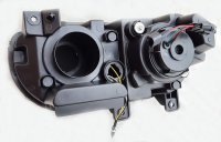 Передние фары Dodge Challenger