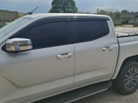 Ветровики L200