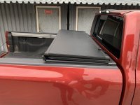 Крышка кузова их трех секций Nissan Titan Крышка кузова их трех секций Nissan Titan