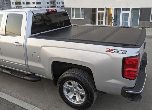 Кришка кузова Chevrolet Silverado 5.5 '/ 6.5' з чотирьох секцій AR Design