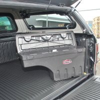 Ящик в кузов откидной UnderCover левый /правый Ford Ranger 2012+ Ящик в кузов откидной UnderCover левый /правый Ford Ranger 2012+