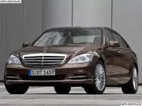 Mercedes S-Class W221